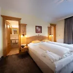 Bed & Breakfast Trisanna 4*