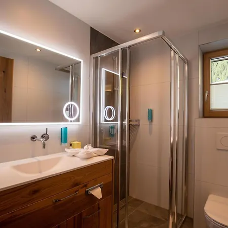 فندق مبيت وإفطار Alpenresidenz Trisanna 4*