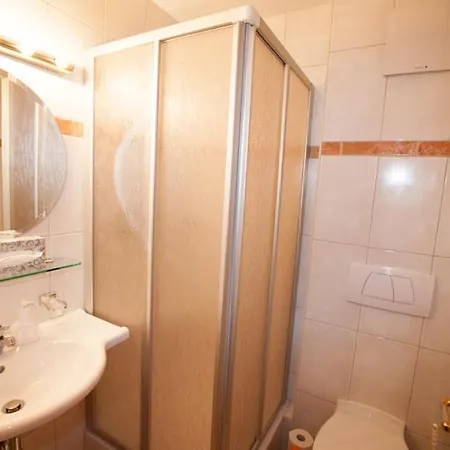 فندق مبيت وإفطار Alpenresidenz Trisanna 4*