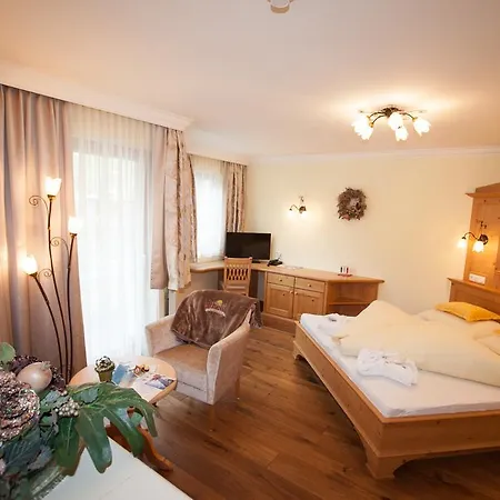 Alpenresidenz Trisanna فندق مبيت وإفطار 4*