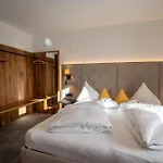 Trisanna Bed & Breakfast