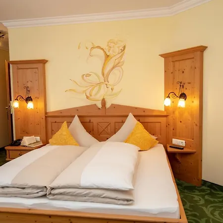 Bed & Breakfast Alpenresidenz Trisanna