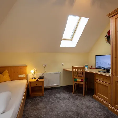 Alpenresidenz Trisanna Bed & Breakfast 4*