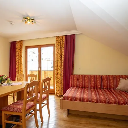 לינה וארוחת בוקר Alpenresidenz Trisanna 4*