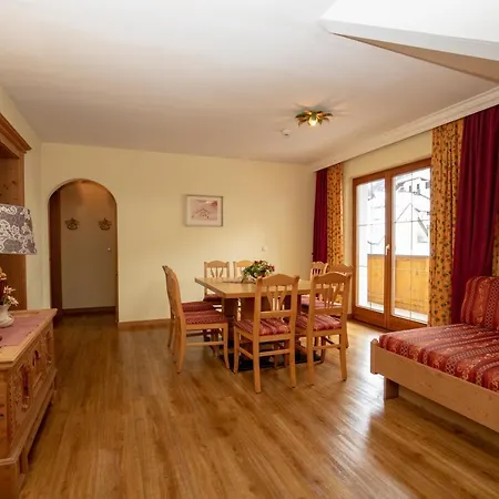 לינה וארוחת בוקר Alpenresidenz Trisanna