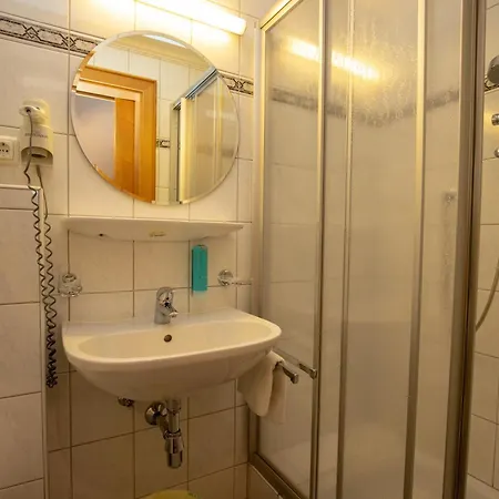 Alpenresidenz Trisanna לינה וארוחת בוקר 4*