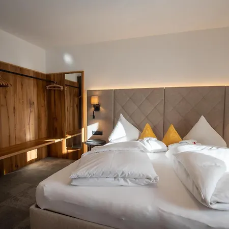 Alpenresidenz Trisanna Bed & Breakfast