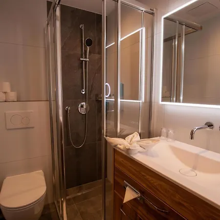 לינה וארוחת בוקר Alpenresidenz Trisanna אישגל
