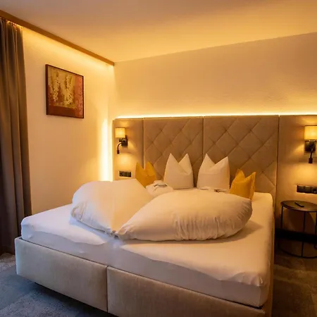 לינה וארוחת בוקר Alpenresidenz Trisanna 4*