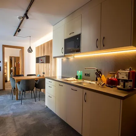 Alpenresidenz Trisanna 4* אישגל