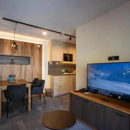 Alpenresidenz Trisanna 4* אישגל