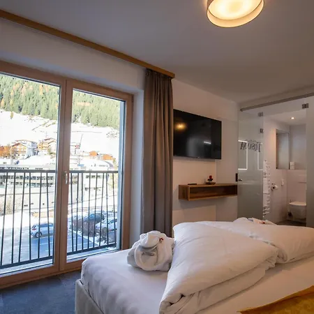 Bed & Breakfast Alpenresidenz Trisanna