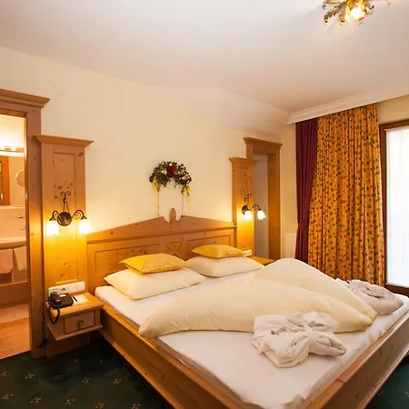 Alpenresidenz Trisanna אישגל