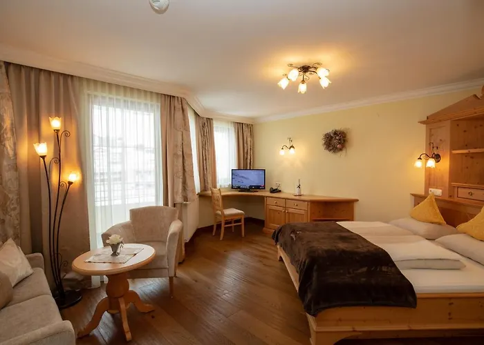 Hotel Trisanna Bed & Breakfast 4*