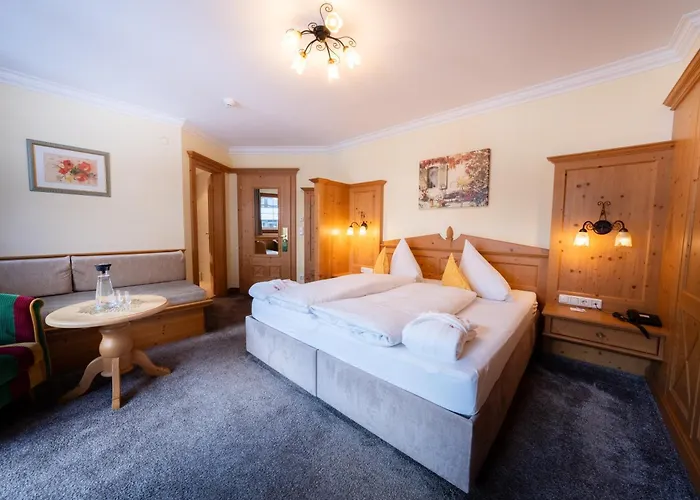 Bed & Breakfast Hotel Trisanna 4*