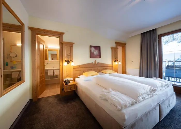 Bed & Breakfast Hotel Trisanna 4*