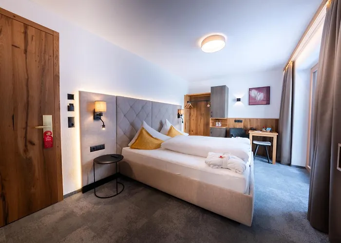 Hotel Trisanna Bed & Breakfast 4*