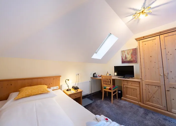 Bed & Breakfast Hotel Trisanna 4*