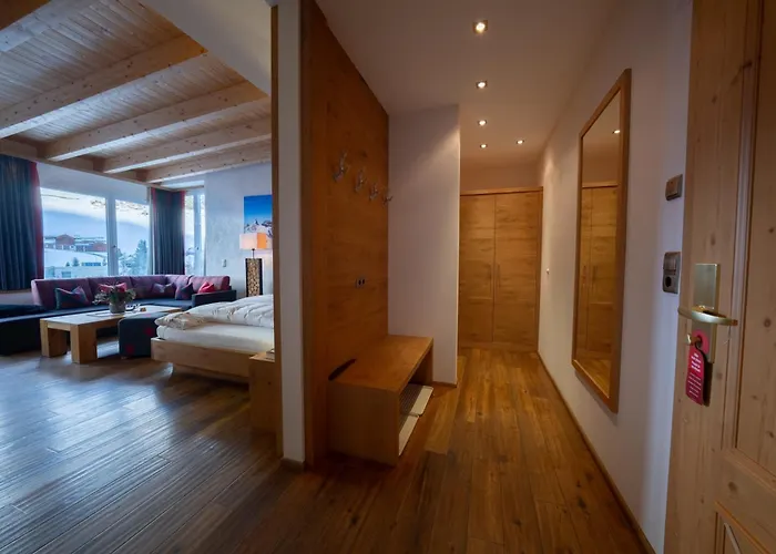 Hotel Trisanna Bed & Breakfast