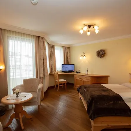 Alpenresidenz Trisanna Couette-café 4*